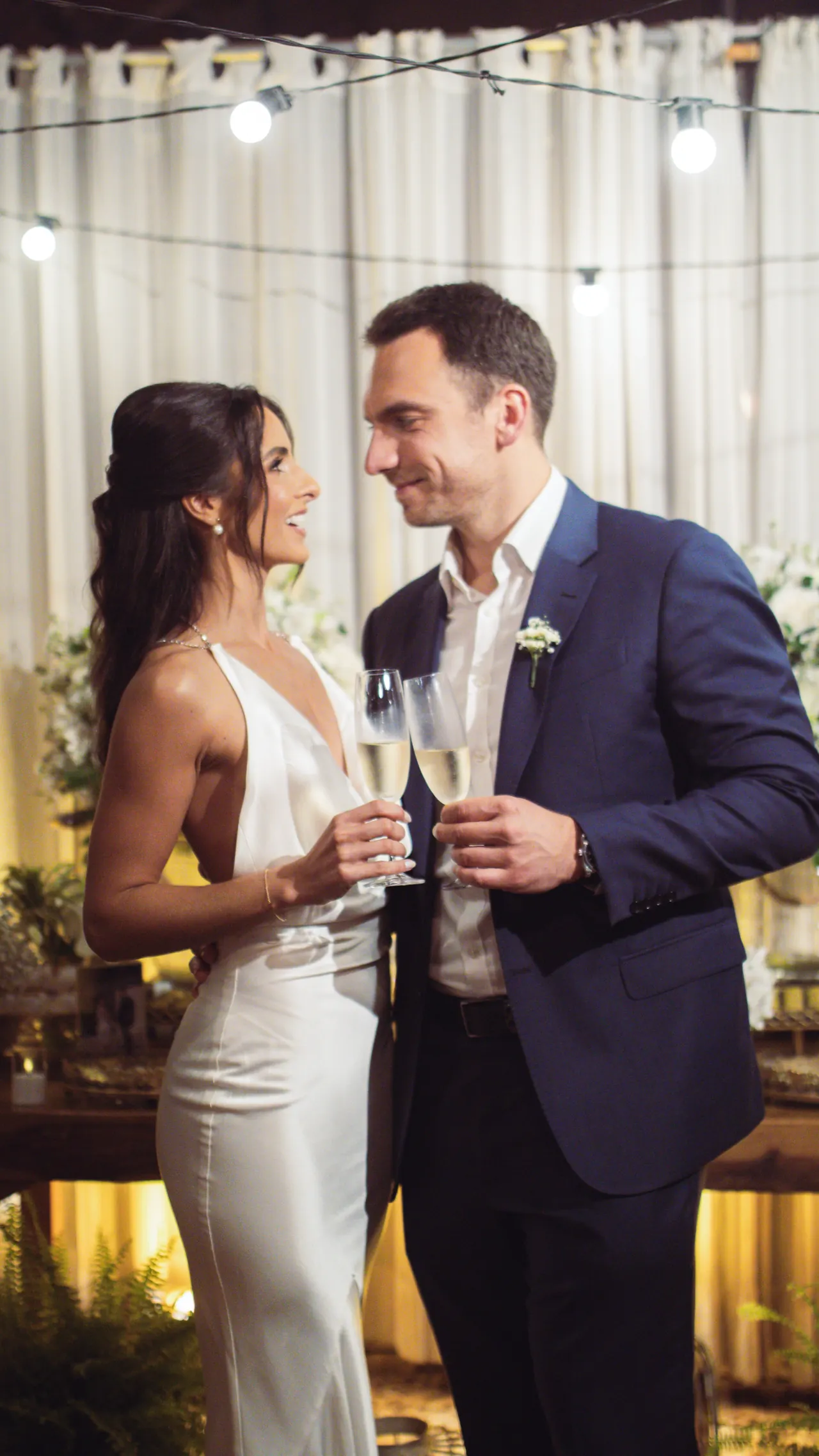 Brinde dos noivos em casamento no Ollivia