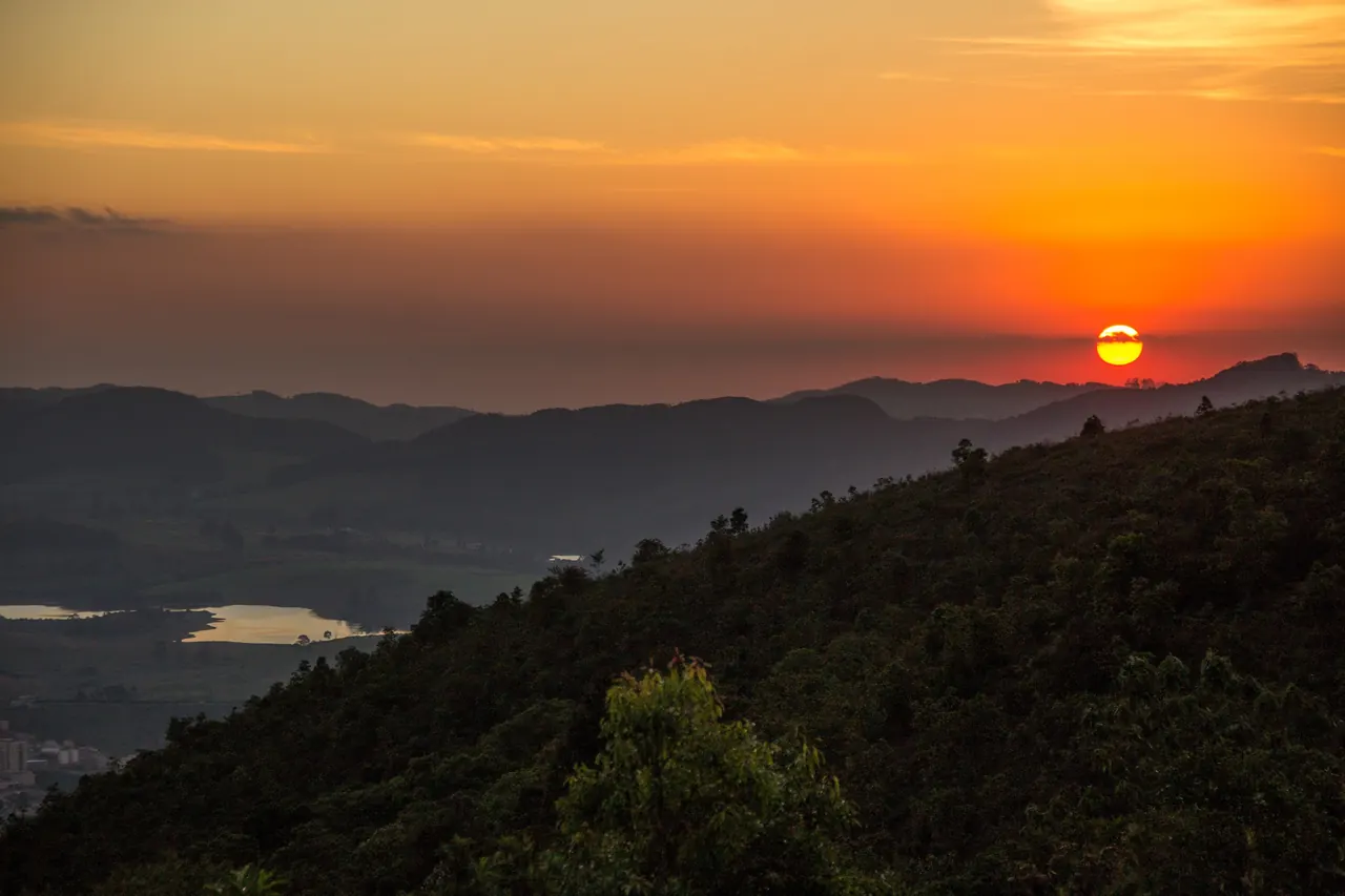 Pôr do sol visto da Serra de São Domingos, em Poços de Caldas